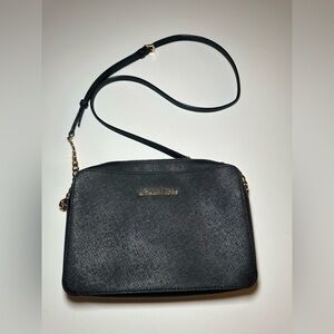 Michael Kors Jet Set Item Crossbody Leather Bag